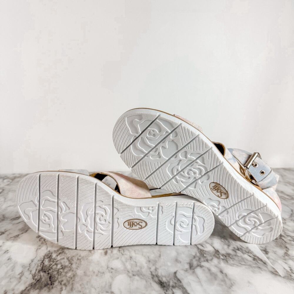 Sofft Mirabelle Sandal Womens SZ 7.5 Low Wedge Suede White Pastel Strappy Comfy - Picture 2 of 10